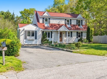 9 E Harbor Cir, Falmouth, Massachusetts, 4 Bedrooms Bedrooms, 7 Rooms Rooms,3 BathroomsBathrooms,Residential,For Sale,E Harbor Cir,73522302