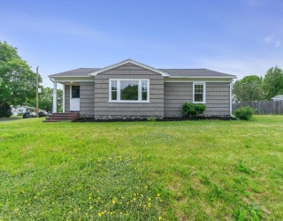 172 Crescent Street, Shrewsbury, Massachusetts, 2 Bedrooms Bedrooms, 5 Rooms Rooms,1 BathroomBathrooms,Residential,For Sale,Crescent Street,73522400