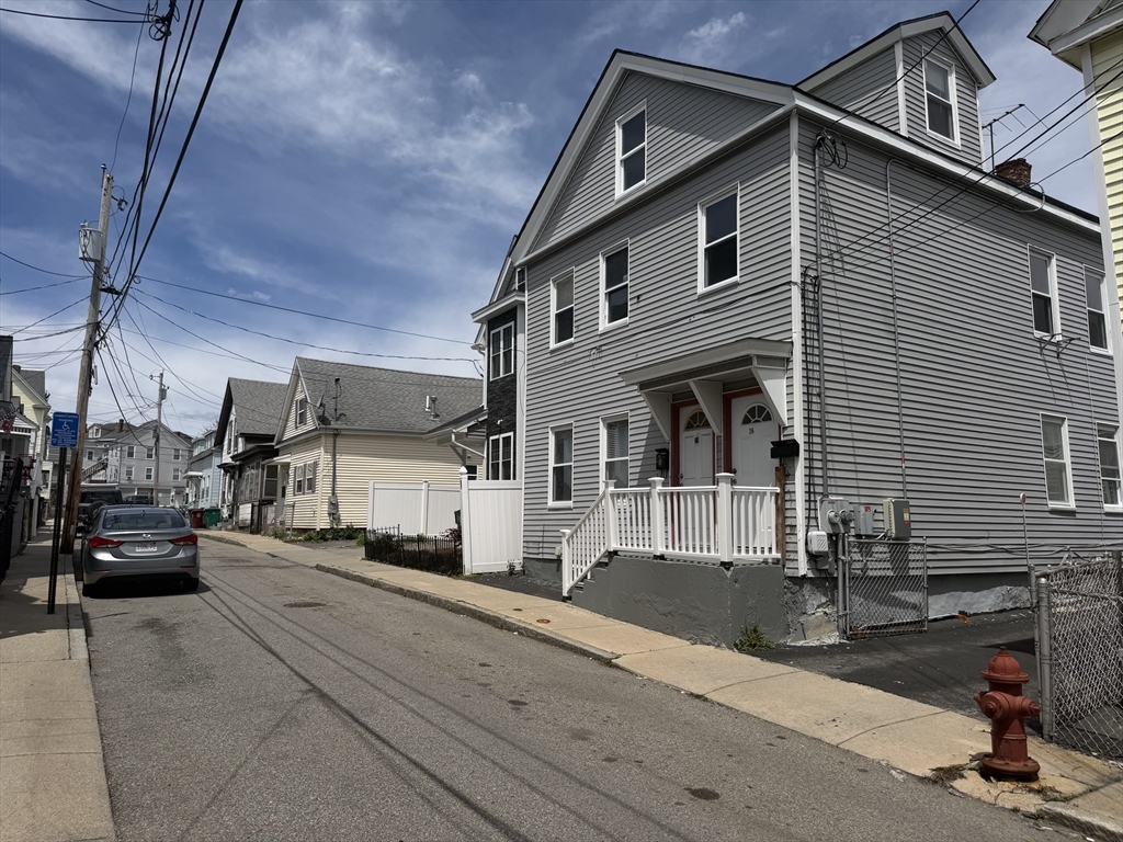 26 Abbott, Lowell, Massachusetts, 3 Bedrooms Bedrooms, 4 Rooms Rooms,1 BathroomBathrooms,Residential Lease,For Rent,Abbott,73522426