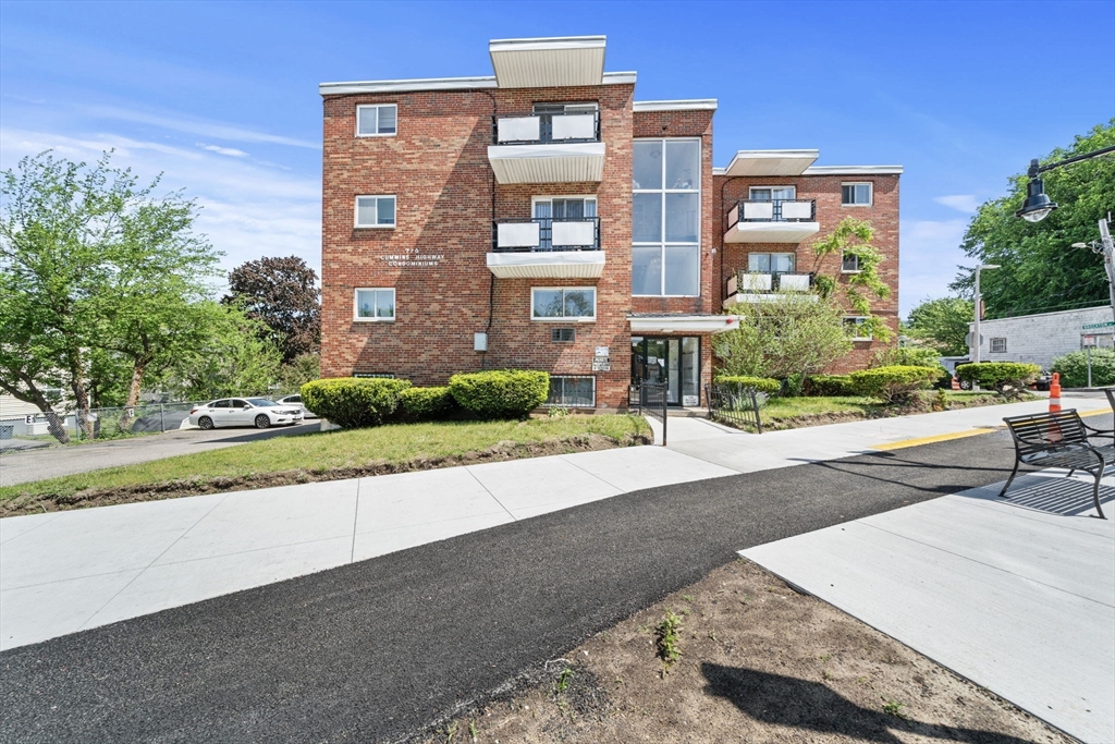 770 Cummins Hwy, Boston, Massachusetts, 2 Bedrooms Bedrooms, 4 Rooms Rooms,1 BathroomBathrooms,Residential,For Sale,Cummins Hwy,73522444
