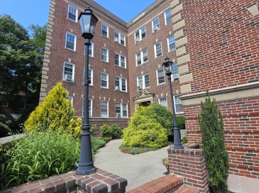 22 Concord Avenue, Cambridge, Massachusetts, 1 Bedroom Bedrooms, 4 Rooms Rooms,1 BathroomBathrooms,Residential,For Sale,Concord Avenue,73483674