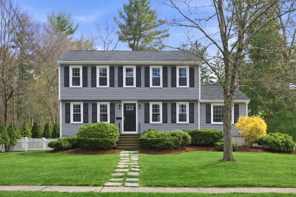 86 Alton Street, Walpole, Massachusetts, 4 Bedrooms Bedrooms, 8 Rooms Rooms,2 BathroomsBathrooms,Residential,For Sale,Alton Street,73503164