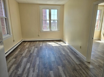 15 N Main St, Attleboro, Massachusetts, 2 Bedrooms Bedrooms, 4 Rooms Rooms,1 BathroomBathrooms,Residential Lease,For Rent,N Main St,73450980