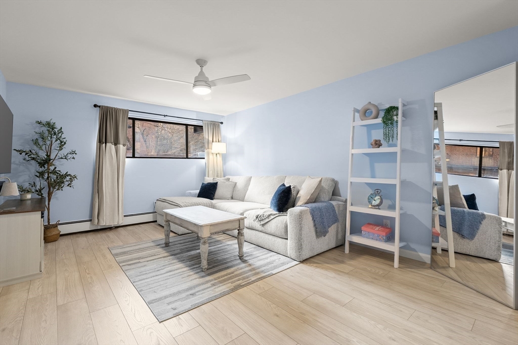 400 Savin Hill Ave, Boston, Massachusetts, 1 Bedroom Bedrooms, 3 Rooms Rooms,1 BathroomBathrooms,Residential,For Sale,Savin Hill Ave,73500936