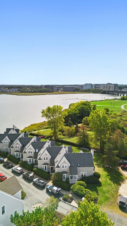 169-171 Walnut, Boston, Massachusetts, 2 Bedrooms Bedrooms, 5 Rooms Rooms,2.5 BathroomsBathrooms,Residential,For Sale,Walnut,73496154