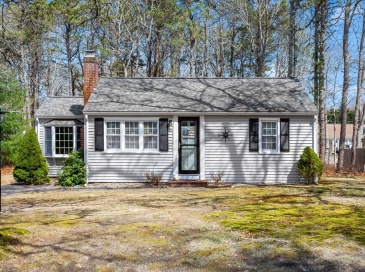 10 Lake Dr, Dennis, Massachusetts, 2 Bedrooms Bedrooms, 5 Rooms Rooms,1 BathroomBathrooms,Residential,For Sale,Lake Dr,73504562