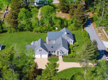 81 Aucoot Rd, Mattapoisett, Massachusetts, 4 Bedrooms Bedrooms, 5 Rooms Rooms,2.5 BathroomsBathrooms,Residential,For Sale,Aucoot Rd,73492625