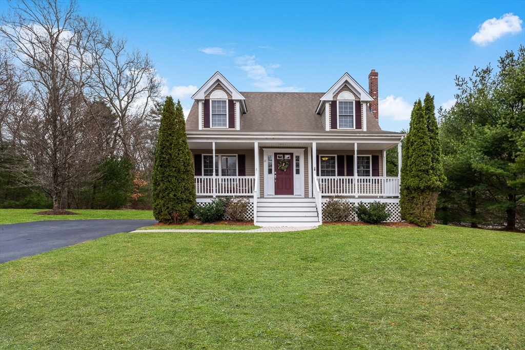 11 Arabian Drive, Taunton, Massachusetts, 3 Bedrooms Bedrooms, 6 Rooms Rooms,1.5 BathroomsBathrooms,Residential,For Sale,Arabian Drive,73498457