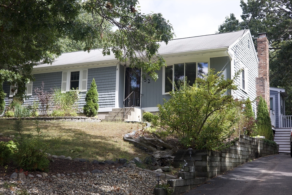 52 West Pond Rd, Plymouth, Massachusetts, 3 Bedrooms Bedrooms, 8 Rooms Rooms,2 BathroomsBathrooms,Residential,For Sale,West Pond Rd,73494158