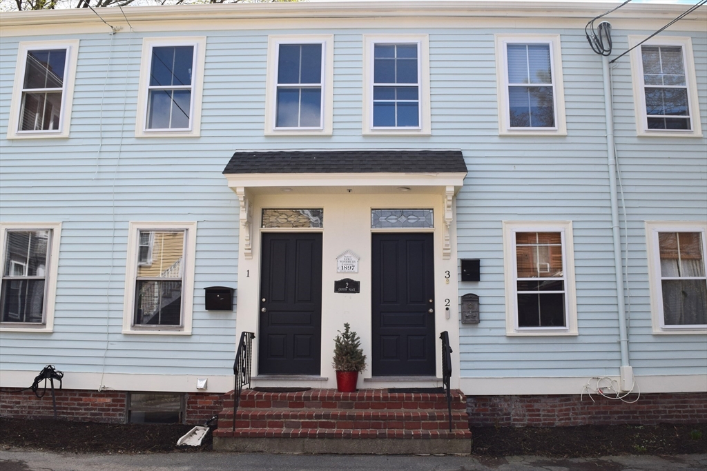 2 Griffin Place, Salem, Massachusetts, 2 Bedrooms Bedrooms, 3 Rooms Rooms,2 BathroomsBathrooms,Residential Lease,For Rent,Griffin Place,73522503