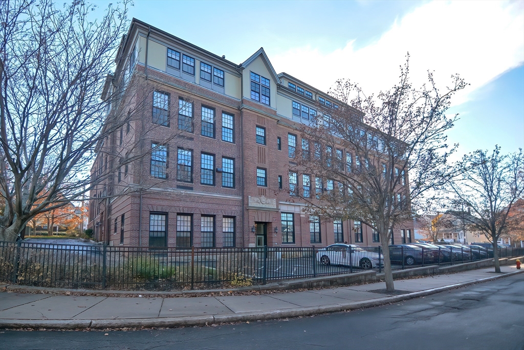72 Ashland St, Malden, Massachusetts, 2 Bedrooms Bedrooms, 5 Rooms Rooms,2 BathroomsBathrooms,Residential,For Sale,Ashland St,73522522