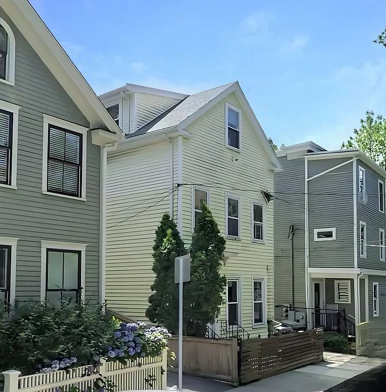 22 Hingham St, Cambridge, Massachusetts, 4 Bedrooms Bedrooms, 6 Rooms Rooms,4 BathroomsBathrooms,Residential Lease,For Rent,Hingham St,73522609
