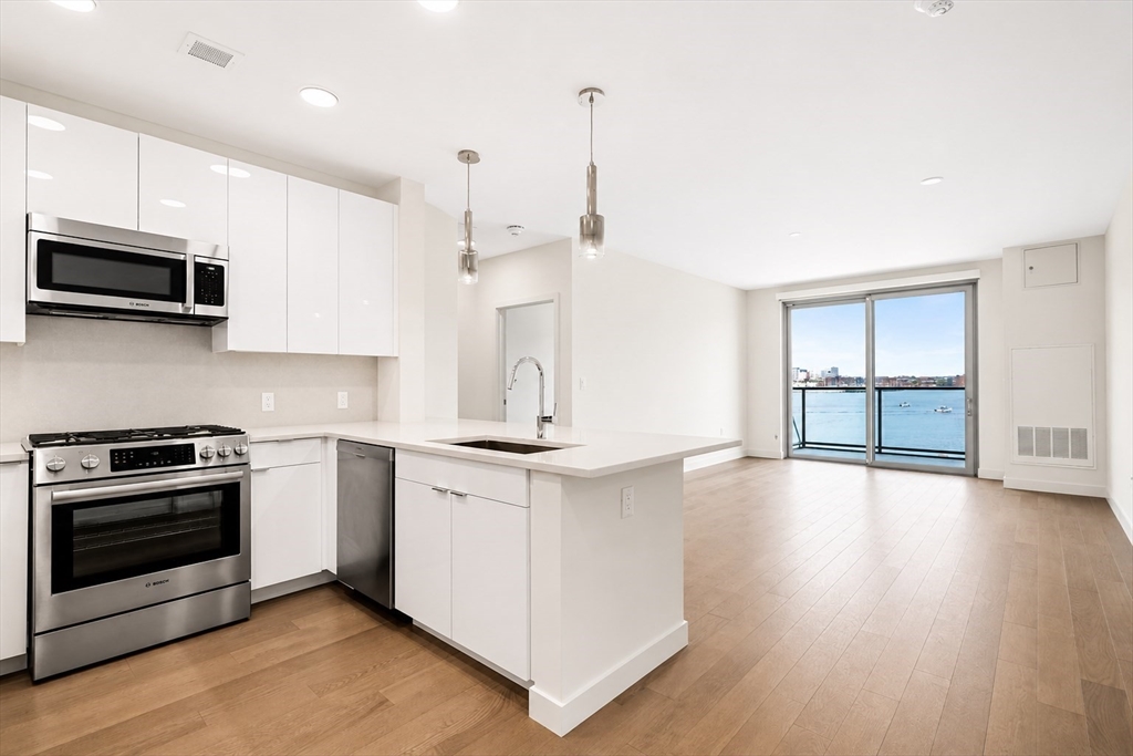 45 Lewis St., Boston, Massachusetts, 2 Bedrooms Bedrooms, 5 Rooms Rooms,2 BathroomsBathrooms,Residential Lease,For Rent,Lewis St.,73522646