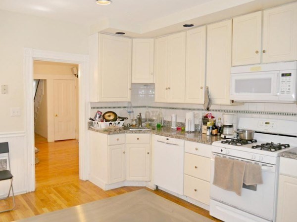 38 Sciarappa Street, Cambridge, Massachusetts, 3 Bedrooms Bedrooms, 6 Rooms Rooms,3 BathroomsBathrooms,Residential Lease,For Rent,Sciarappa Street,73522664