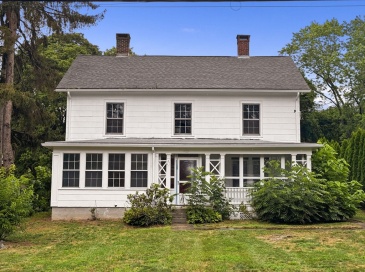 19 Mendon Rd, North Attleboro, Massachusetts, 4 Bedrooms Bedrooms, 12 Rooms Rooms,2 BathroomsBathrooms,Residential,For Sale,Mendon Rd,73522688