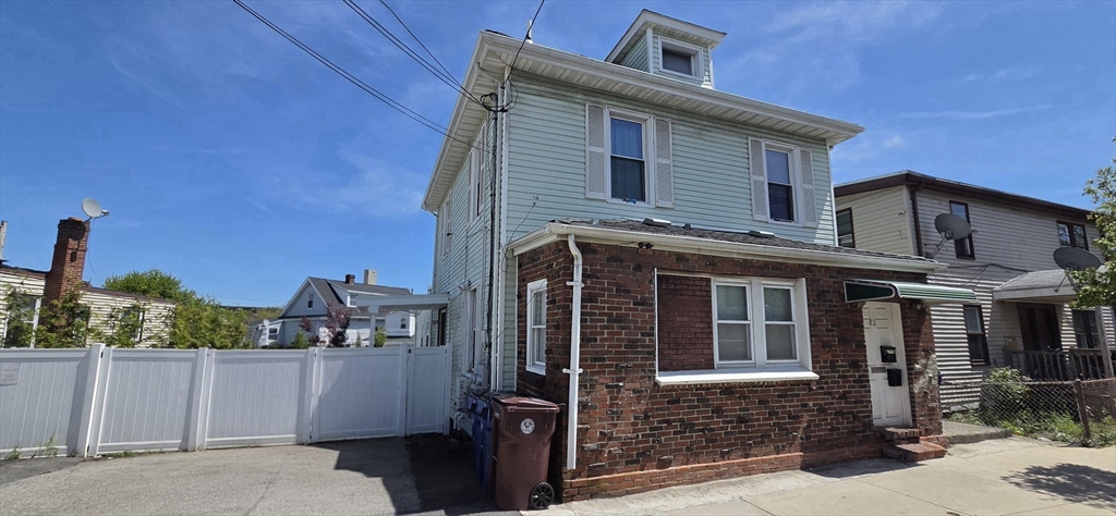 82 Garfield Avenue, Revere, Massachusetts, 2 Bedrooms Bedrooms, 4 Rooms Rooms,1 BathroomBathrooms,Residential Lease,For Rent,Garfield Avenue,73522479