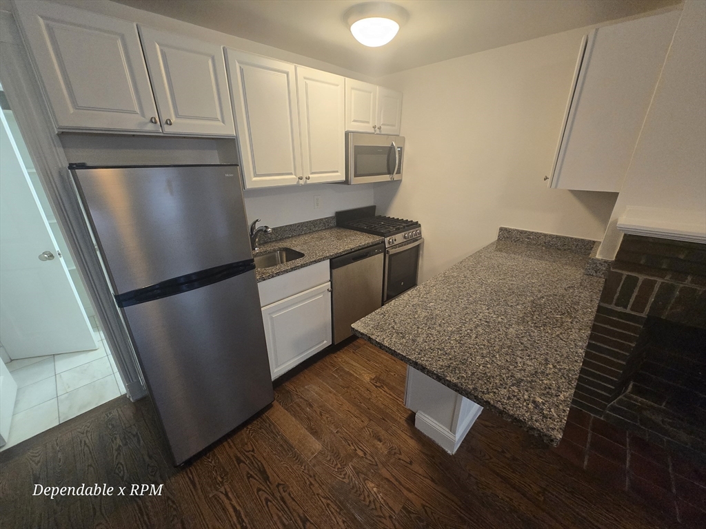 86 Charles St, Boston, Massachusetts, 1 Room Rooms,1 BathroomBathrooms,Residential Lease,For Rent,Charles St,73522763