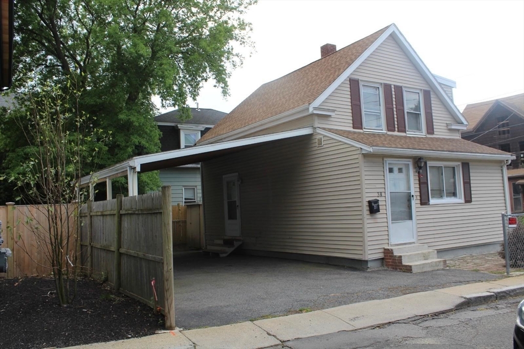 38 Fisk Ave, Somerville, Massachusetts, 3 Bedrooms Bedrooms, 5 Rooms Rooms,1 BathroomBathrooms,Residential Lease,For Rent,Fisk Ave,73522770