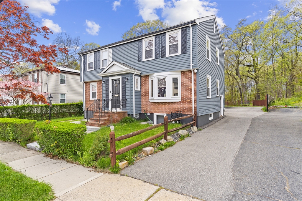 92 Gladeside Ave, Boston, Massachusetts, 2 Bedrooms Bedrooms, 3 Rooms Rooms,1 BathroomBathrooms,Residential Lease,For Rent,Gladeside Ave,73522721