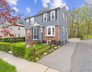 92 Gladeside Ave, Boston, Massachusetts, 2 Bedrooms Bedrooms, 3 Rooms Rooms,1 BathroomBathrooms,Residential Lease,For Rent,Gladeside Ave,73522721