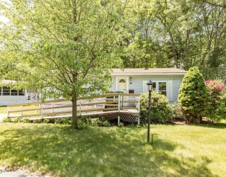 39 Friendship Drive, West Bridgewater, Massachusetts, 2 Bedrooms Bedrooms, 6 Rooms Rooms,2 BathroomsBathrooms,Residential,For Sale,Friendship Drive,73522725