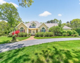 382 Falmouth Woods Rd, Falmouth, Massachusetts, 3 Bedrooms Bedrooms, 8 Rooms Rooms,3 BathroomsBathrooms,Residential,For Sale,Falmouth Woods Rd,73522726