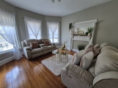 69 Mitlon Street, Dedham, Massachusetts, 2 Bedrooms Bedrooms, 6 Rooms Rooms,1 BathroomBathrooms,Residential Lease,For Rent,Mitlon Street,73522729
