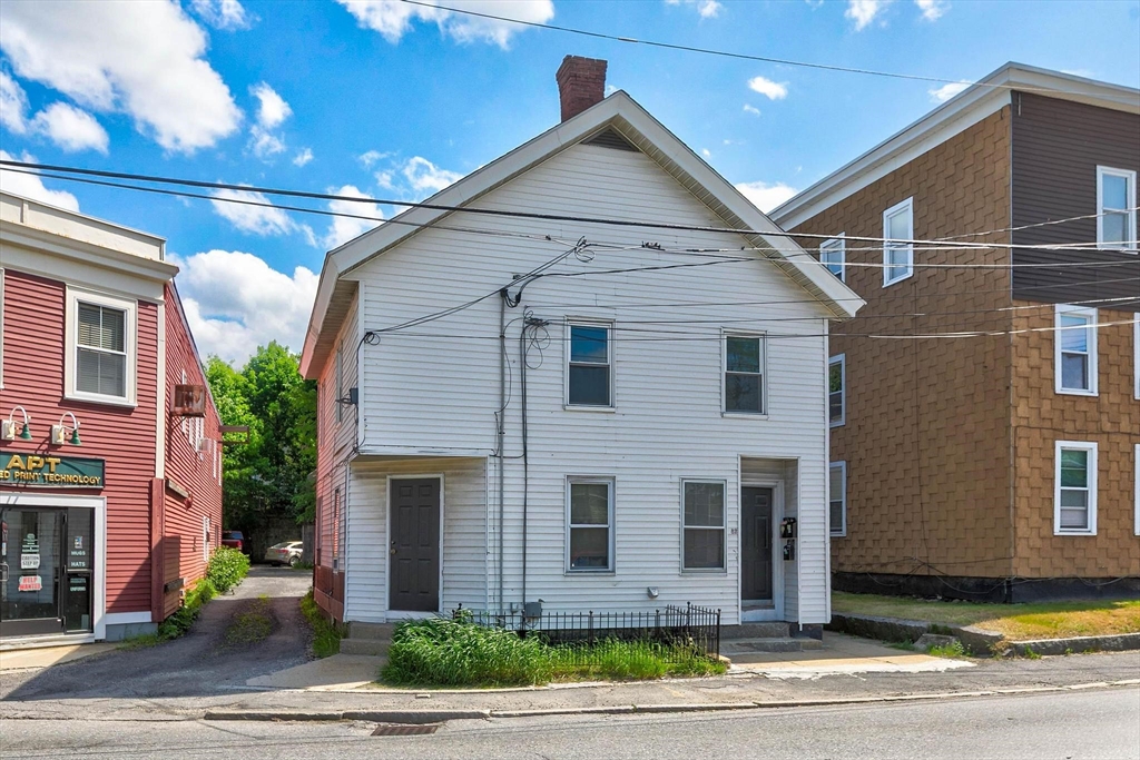 80-82 Laurel St, Fitchburg, Massachusetts, 5 Bedrooms Bedrooms, 11 Rooms Rooms,3.5 BathroomsBathrooms,Residential Income,For Sale,Laurel St,73522616