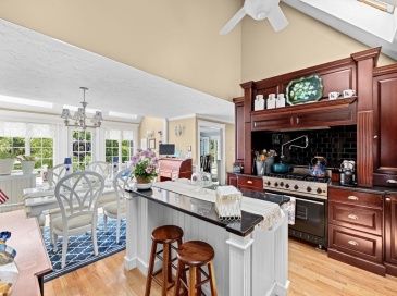 39 High Beacon Way, Marshfield, Massachusetts, 4 Bedrooms Bedrooms, 8 Rooms Rooms,2.5 BathroomsBathrooms,Residential,For Sale,High Beacon Way,73384615