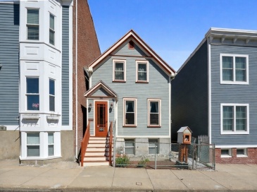 430 E 8th St, Boston, Massachusetts, 2 Bedrooms Bedrooms, 6 Rooms Rooms,2 BathroomsBathrooms,Residential,For Sale,E 8th St,73499909