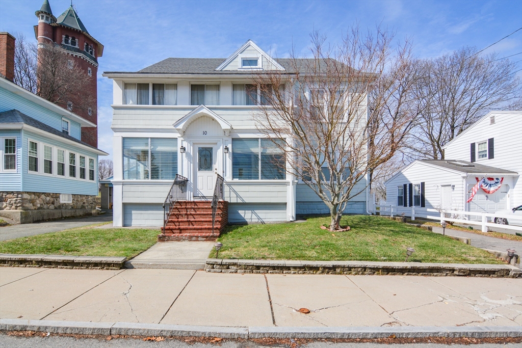10 Yale St, Lawrence, Massachusetts, 4 Bedrooms Bedrooms, 8 Rooms Rooms,2 BathroomsBathrooms,Residential,For Sale,Yale St,73497692