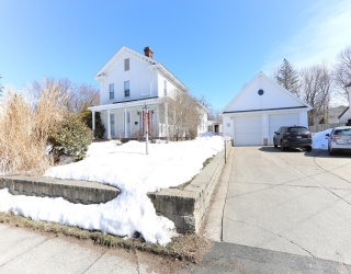 5 Maple St, South Hadley, Massachusetts, 2 Bedrooms Bedrooms, 8 Rooms Rooms,2.5 BathroomsBathrooms,Residential Income,For Sale,Maple St,73482314