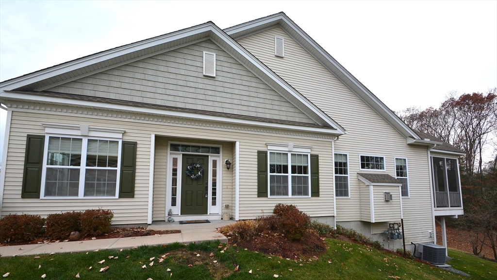 46 Hopkins Circle, Methuen, Massachusetts, 2 Bedrooms Bedrooms, 7 Rooms Rooms,2.5 BathroomsBathrooms,Residential,For Sale,Hopkins Circle,73457836