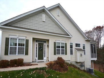 46 Hopkins Circle, Methuen, Massachusetts, 2 Bedrooms Bedrooms, 7 Rooms Rooms,2.5 BathroomsBathrooms,Residential,For Sale,Hopkins Circle,73457836