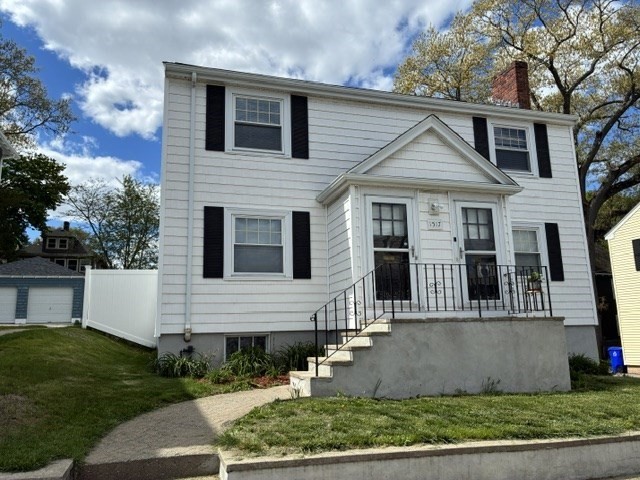 1517 Centre St, Boston, Massachusetts, 4 Bedrooms Bedrooms, 10 Rooms Rooms,2 BathroomsBathrooms,Residential Income,For Sale,Centre St,73522784