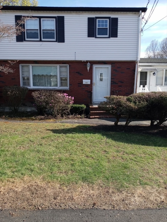 87 Auburn Street, Saugus, Massachusetts, 3 Bedrooms Bedrooms, 8 Rooms Rooms,1.5 BathroomsBathrooms,Residential Lease,For Rent,Auburn Street,73522789