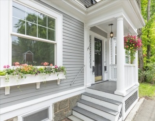 247 Hale St, Beverly, Massachusetts, 3 Bedrooms Bedrooms, 6 Rooms Rooms,2 BathroomsBathrooms,Residential Lease,For Rent,Hale St,73522864