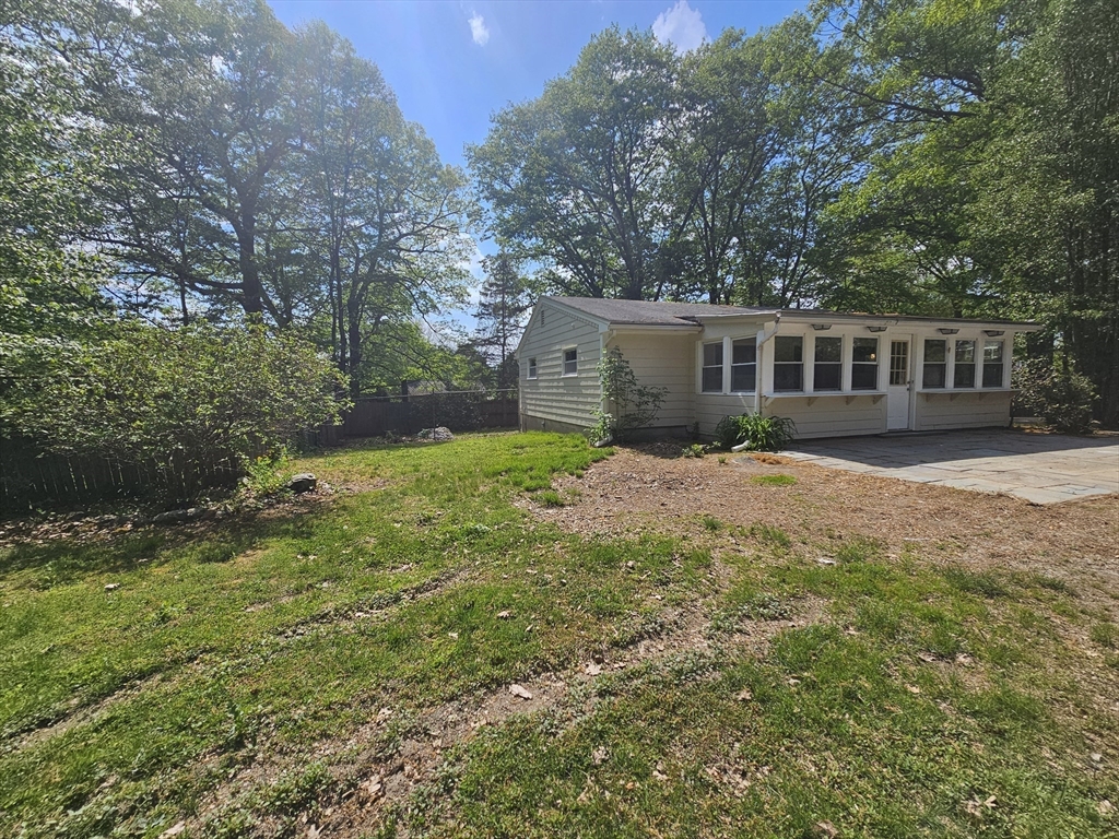 37 Fairchild Dr, Holden, Massachusetts, 1 Bedroom Bedrooms, 5 Rooms Rooms,1 BathroomBathrooms,Residential Lease,For Rent,Fairchild Dr,73522891