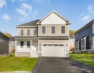 200 St Louis Avenue, Woonsocket, Rhode Island, 4 Bedrooms Bedrooms, 7 Rooms Rooms,2.5 BathroomsBathrooms,Residential,For Sale,St Louis Avenue,73522916