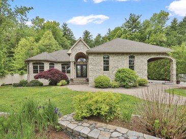 357 Westerly Cir, Ludlow, Massachusetts, 3 Bedrooms Bedrooms, 6 Rooms Rooms,2 BathroomsBathrooms,Residential,For Sale,Westerly Cir,73519963