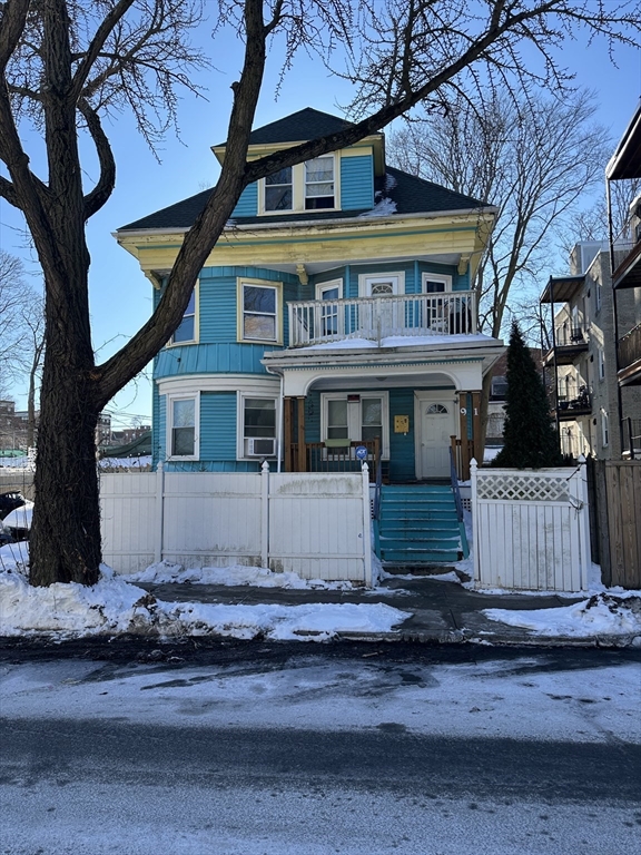 91 Geneva Avenue, Boston, Massachusetts, 8 Bedrooms Bedrooms, 16 Rooms Rooms,3 BathroomsBathrooms,Residential Income,For Sale,Geneva Avenue,73479240