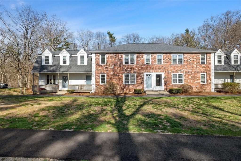 21 Colonial Dr, Norton, Massachusetts, 2 Bedrooms Bedrooms, 6 Rooms Rooms,1.5 BathroomsBathrooms,Residential,For Sale,Colonial Dr,73503200