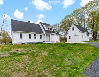539 Maple Ave, Swansea, Massachusetts, 3 Bedrooms Bedrooms, 6 Rooms Rooms,1.5 BathroomsBathrooms,Residential Lease,For Rent,Maple Ave,73515526