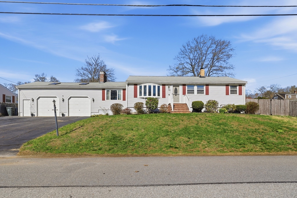 64 Christy Avenue, Dracut, Massachusetts, 3 Bedrooms Bedrooms, 7 Rooms Rooms,2 BathroomsBathrooms,Residential,For Sale,Christy Avenue,73508031