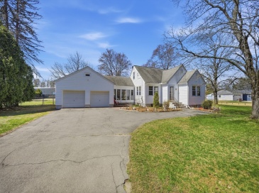 182 Lockhouse Rd, Westfield, Massachusetts, 4 Bedrooms Bedrooms, 9 Rooms Rooms,1 BathroomBathrooms,Residential,For Sale,Lockhouse Rd,73498678