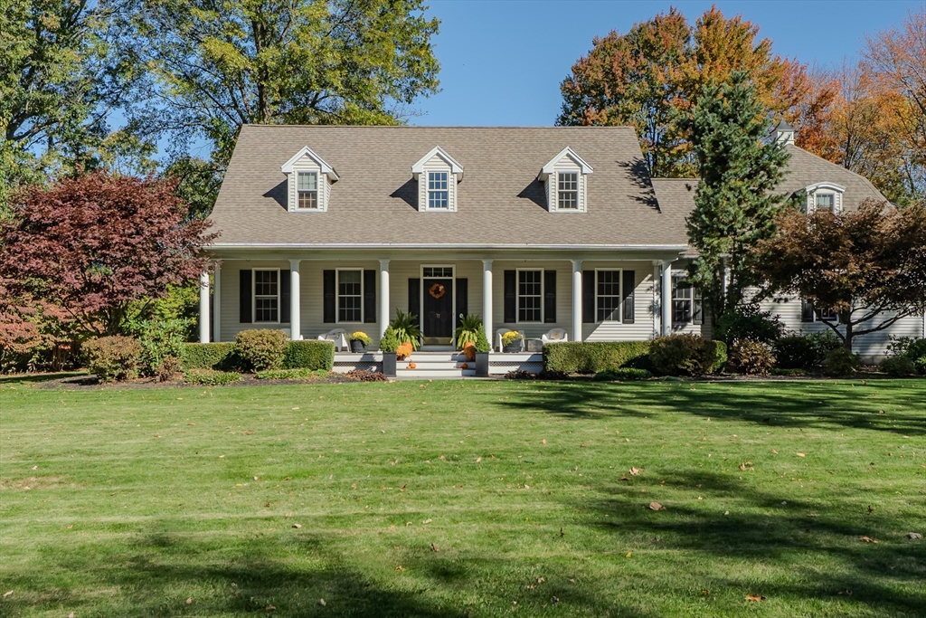 77 Ferry St, South Hadley, Massachusetts, 3 Bedrooms Bedrooms, 6 Rooms Rooms,3 BathroomsBathrooms,Residential,For Sale,Ferry St,73480243