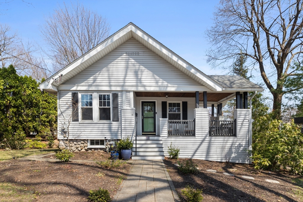 10 Neptune Rd, Worcester, Massachusetts, 4 Bedrooms Bedrooms, 7 Rooms Rooms,2 BathroomsBathrooms,Residential,For Sale,Neptune Rd,73502714