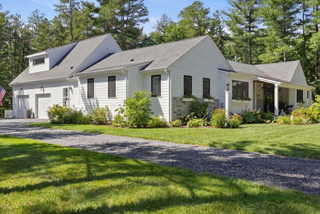 7 Crane Landing Rd, Wareham, Massachusetts, 3 Bedrooms Bedrooms, 7 Rooms Rooms,3.5 BathroomsBathrooms,Residential,For Sale,Crane Landing Rd,73484991