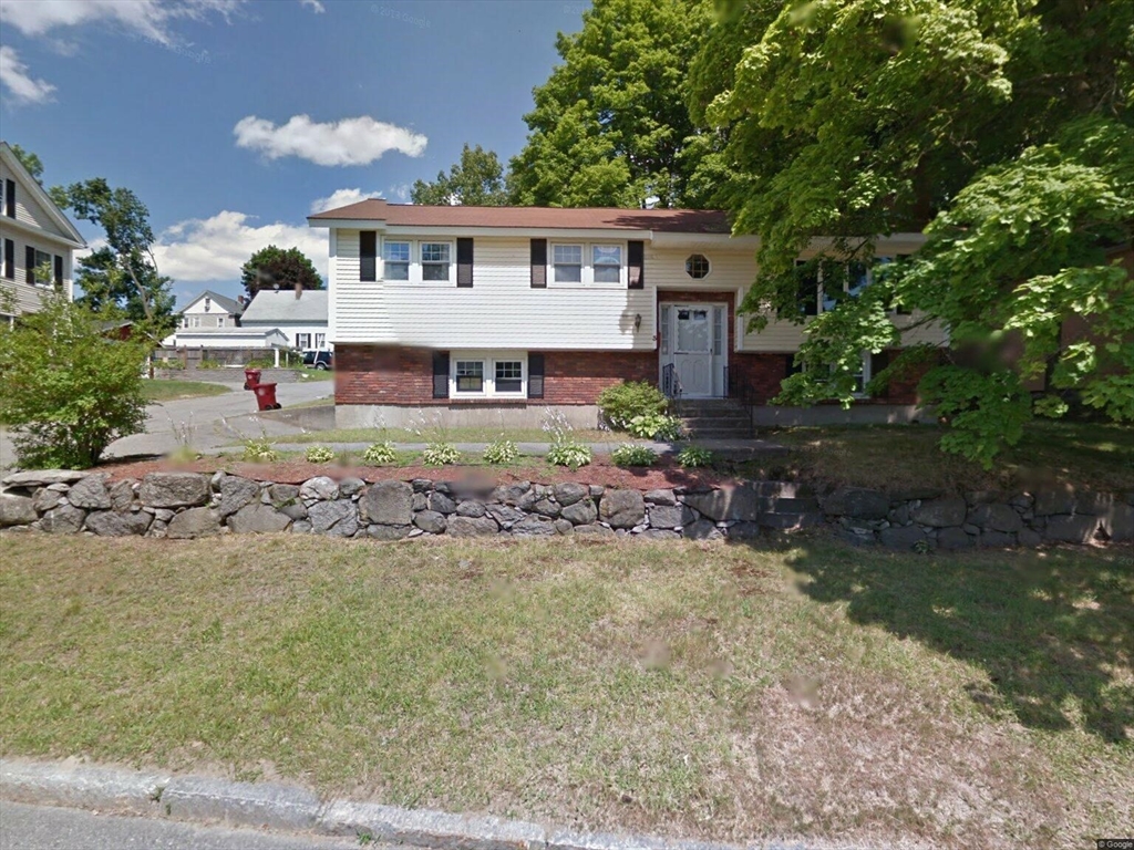 3 Vernon St., Lowell, Massachusetts, 3 Bedrooms Bedrooms, 6 Rooms Rooms,2 BathroomsBathrooms,Residential,For Sale,Vernon St.,73479301
