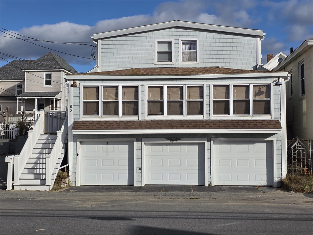 98 Central Avenue, Salisbury, Massachusetts, 4 Bedrooms Bedrooms, 7 Rooms Rooms,1.5 BathroomsBathrooms,Residential,For Sale,Central Avenue,73456964